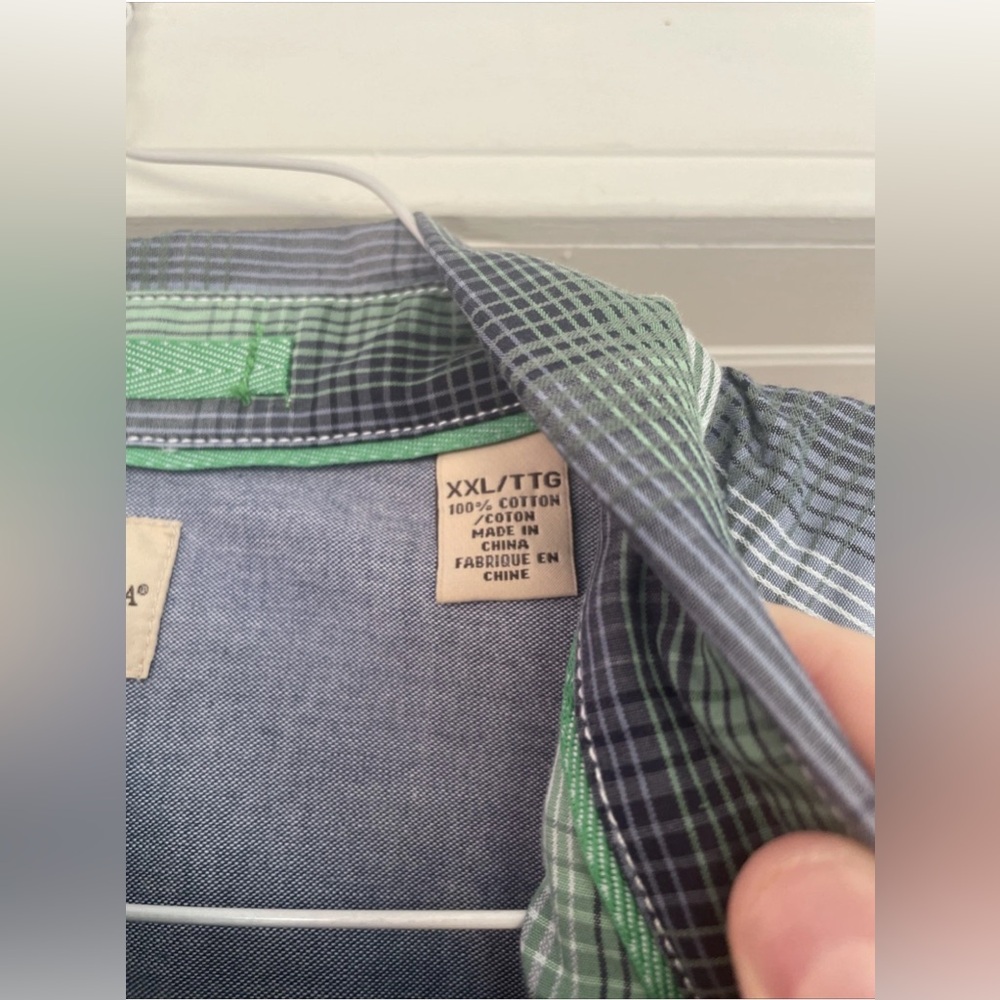 Vintage Tommy Bahama Navy And Green Button Down Shirt Size XXL - Picture 3 of 4
